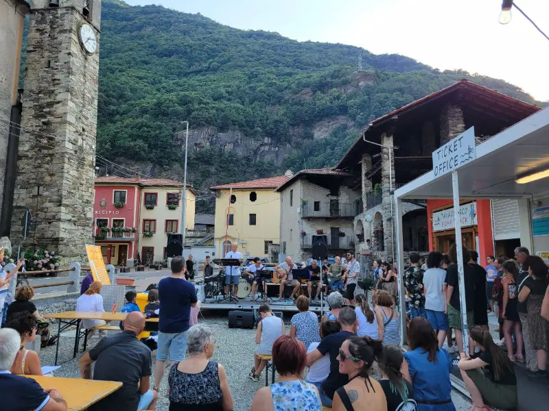 feste e compleanni head